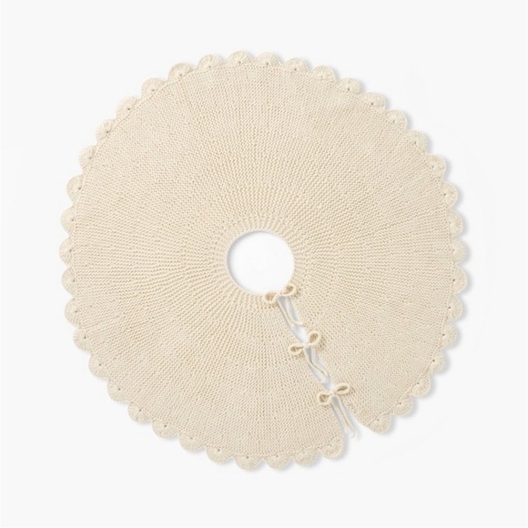 Threshold Studio McGee Scalloped Knit Tree Skirt Cream - Picture 1 of 4